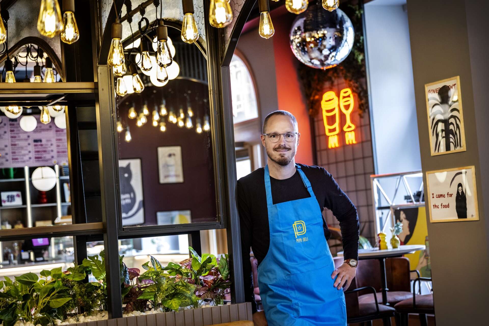 På fredag öppnar den nya restaurangen Pepa Deli dörrarna mot Stora torget i Karlstad. Henrik Borg är en av delägarna i restaurangkonceptet som huserar i den tidigare bokhandeln.