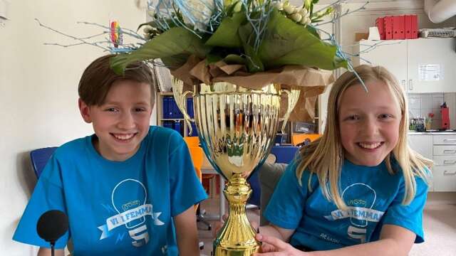 Gilbert Karlström och Linnéa Berg från Engelska skolans 5A i Karlstad har tagit hem segern i Vi i femman.
