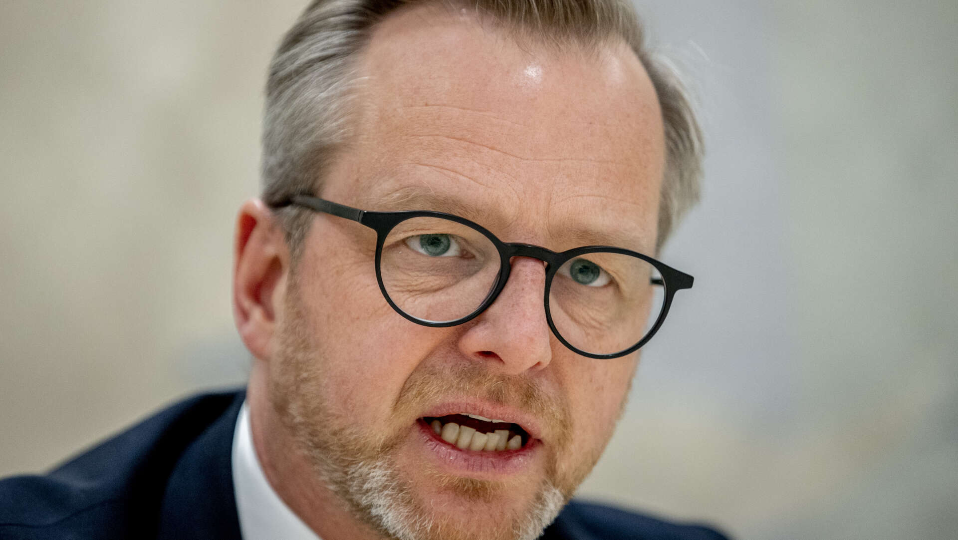 Finansminister Mikael Damberg (S) meddelade under ett besök i Göteborg att regeringen förbereder ett krispaket för de höga drivmedelspriserna.