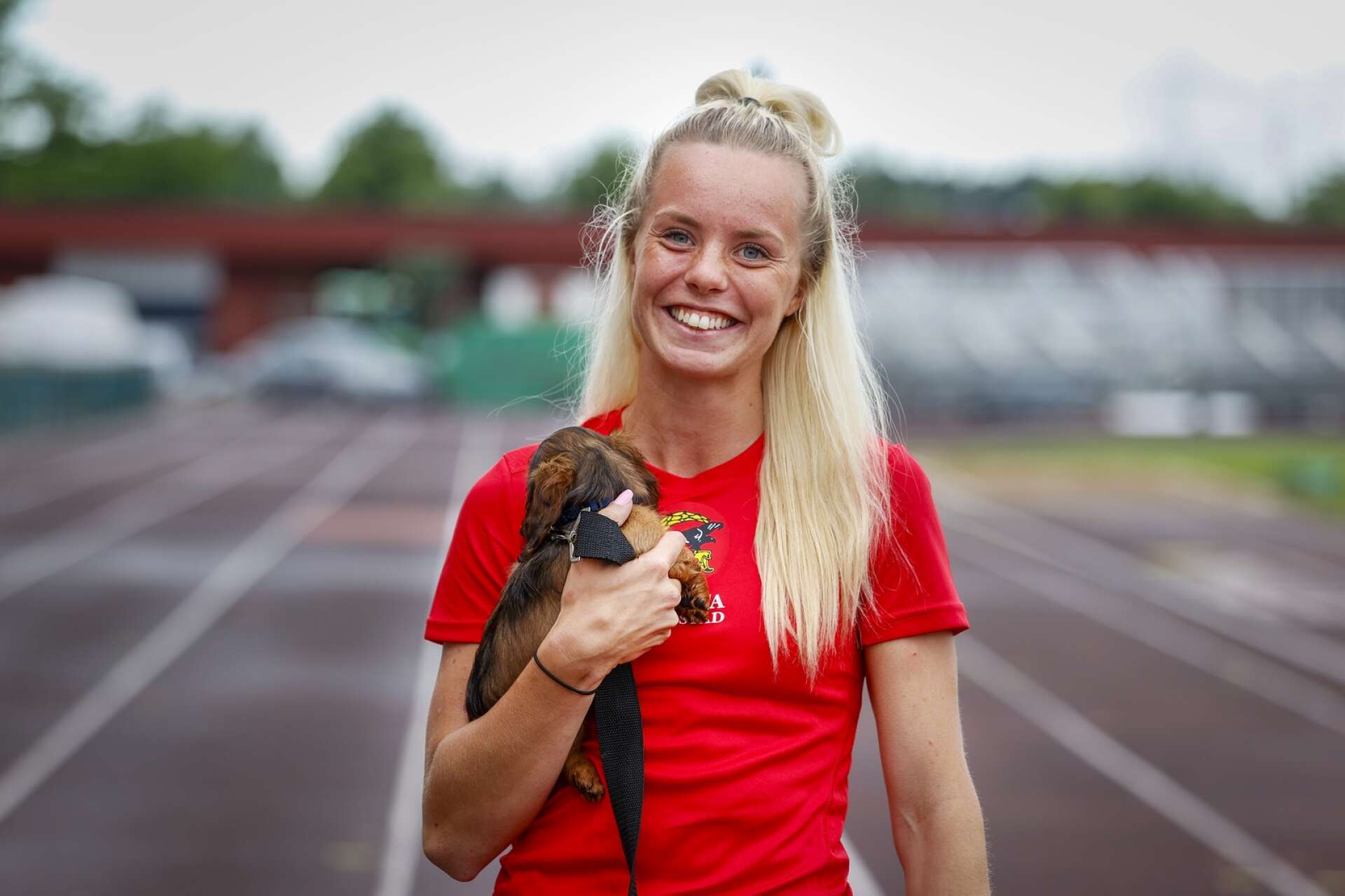 Träningskompisen Minna Svärd, som nu är SM-aktuell, var inte nervös alls när Hanna Karlsson sprang i finalen.