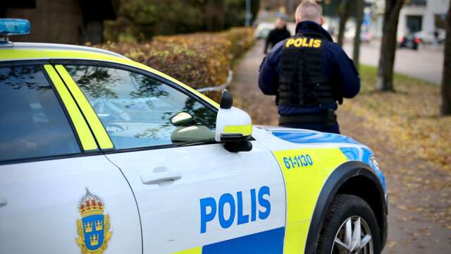 En byggnad med flera företag i Kristinehamn har haft nattlig påhälsning av inbrottstjuvar.