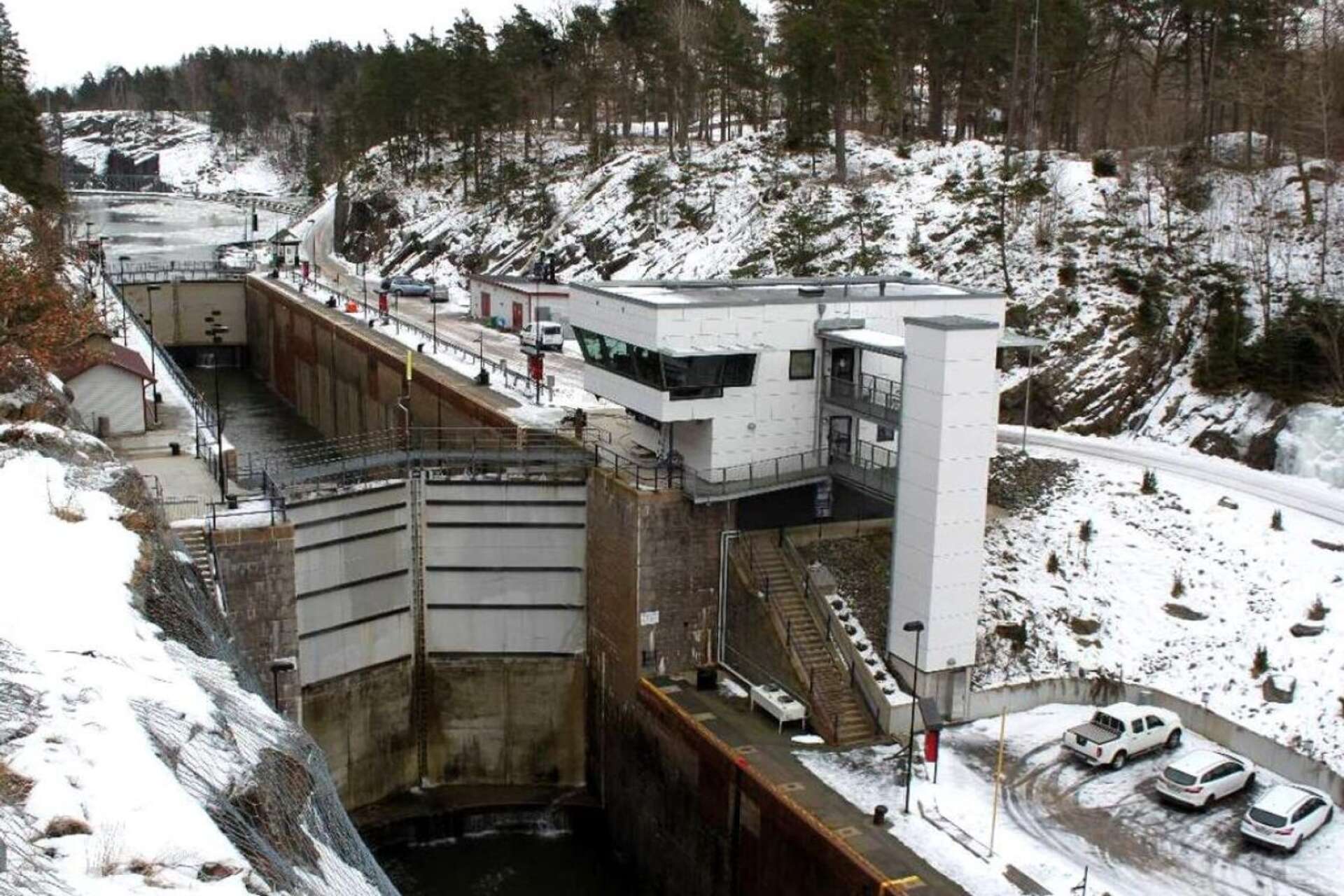 Region Värmlands kollektivtrafiknämnd har täta diskussioner med Trafikverket kring vad en stängning av kanalen i Trollhättan skulle betyda för Vänersjöfarten.