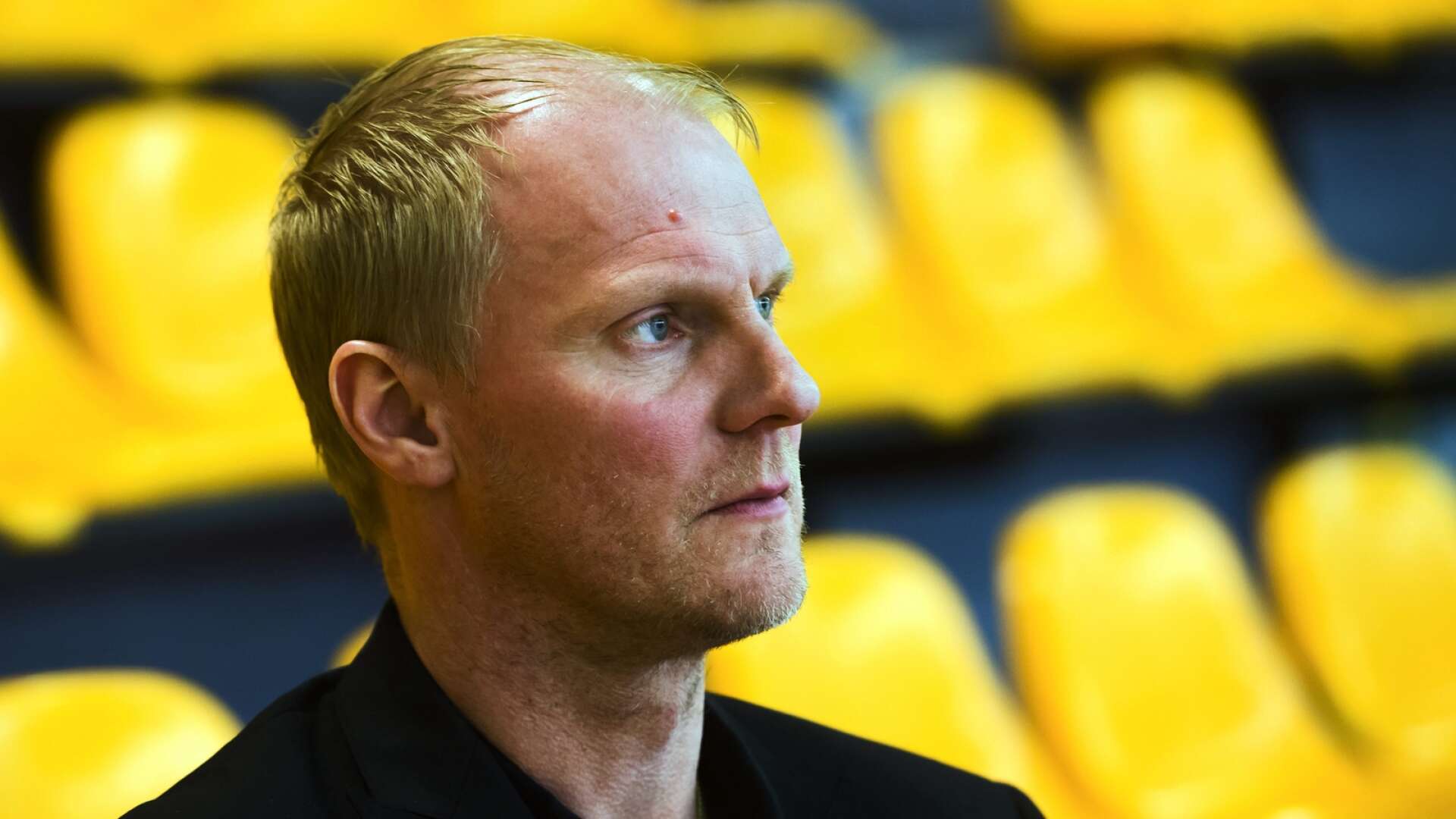 Mikael Bergqvist, klubbchef i Karlstad IBF, säger att herrlaget nu får revidera målsättningen.