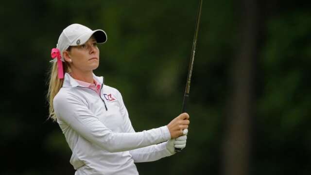 Jenny Haglund har det tufft i LPGA-kvaltävlingen som spelas i Florida just nu.