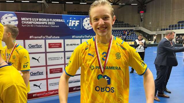 Karlstad IBF-backen Isac Hauge hjälpte Sveriges U19-lag till VM-guld.