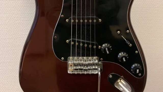 Här är gitarren som har blivit stulen. Den är på flera sätt värdefull för ägaren.
