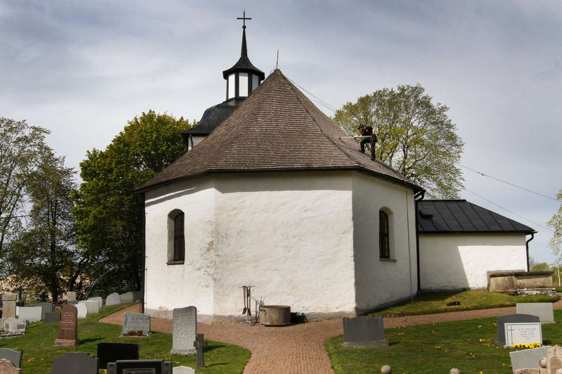 Odensåker kyrka uppfördes under tidig medeltid.