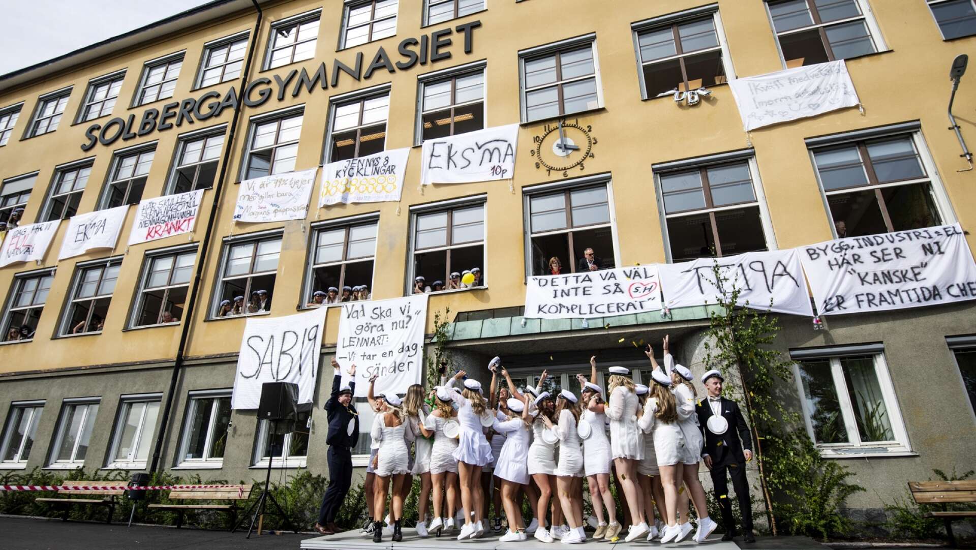 Studentutspring på Solbergagymnasiet i Arvika.
