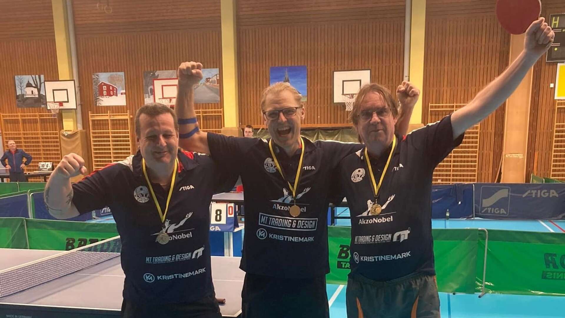 Glada segrare i division fyra, Mattias Nilsson, Patrik Waldeck samt Peter Andersson.