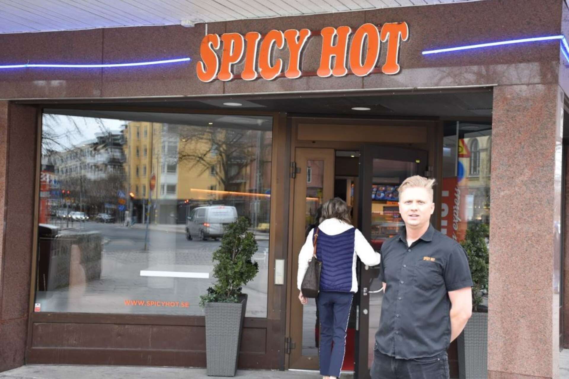 David Nordberg på Spicy hot konstaterar att restaurangen fått fler kunder trots kärva tider.