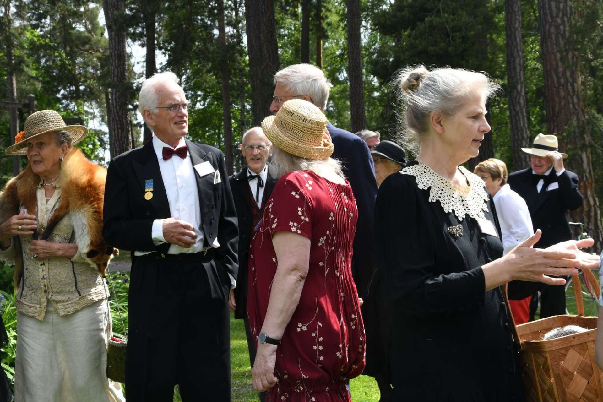 Mina Westman, Storbondegårdens fru från Ny, spelas av Ann-Christine Karlsson, till höger.