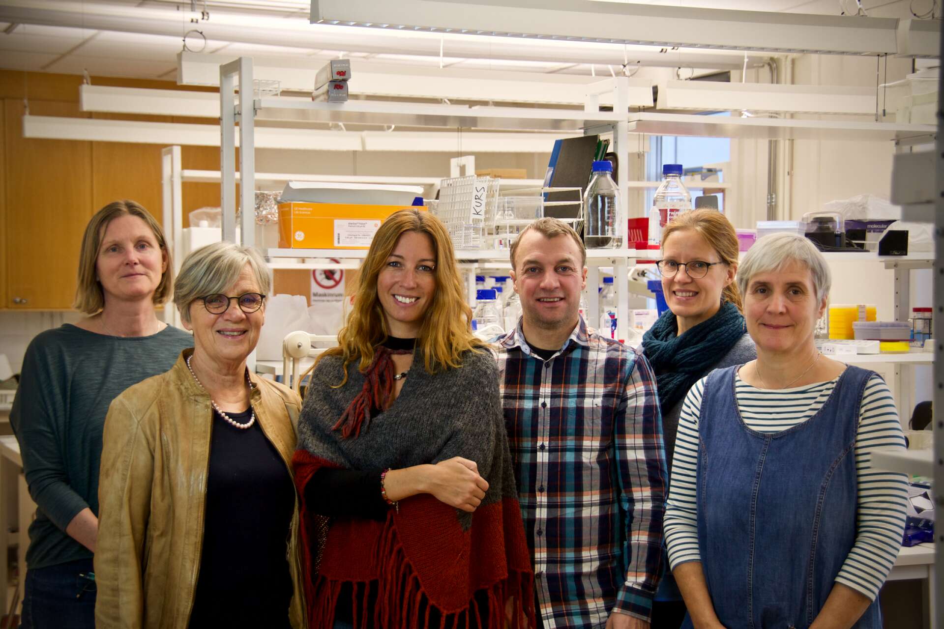 Linda Eriksson tillsammans med sin forskargrupp på Umeå universitet.