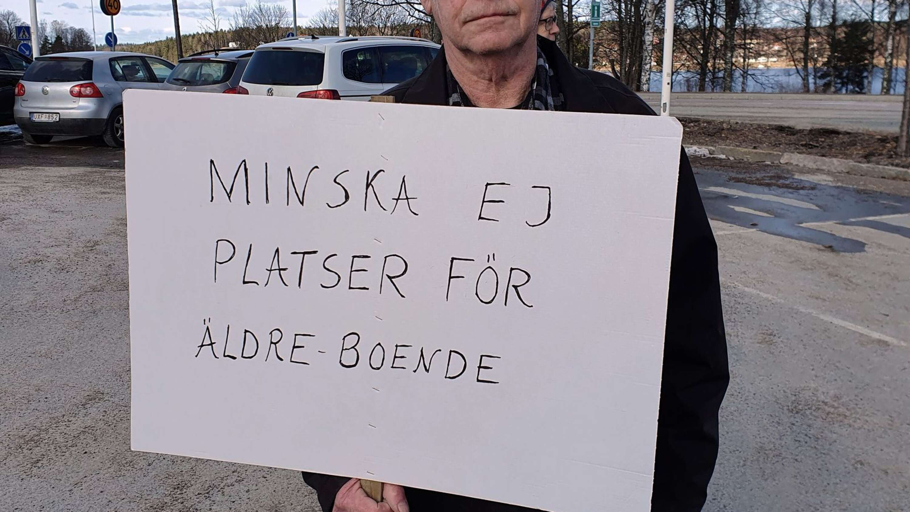Åke I Andersson var en av initiativtagarna till onsdagens demonstration inför kommunstyrelsens möte dör Kolaregårdens framtid stod på spel.
