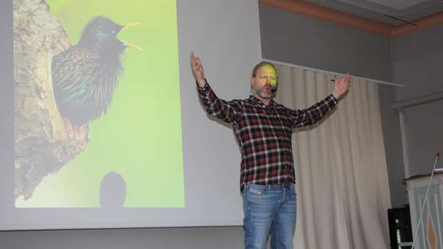 Martin Emtenäs föreläste i Trädgårdsskolan och bilden på staren dök upp flera gånger under hans tid på scenen.
