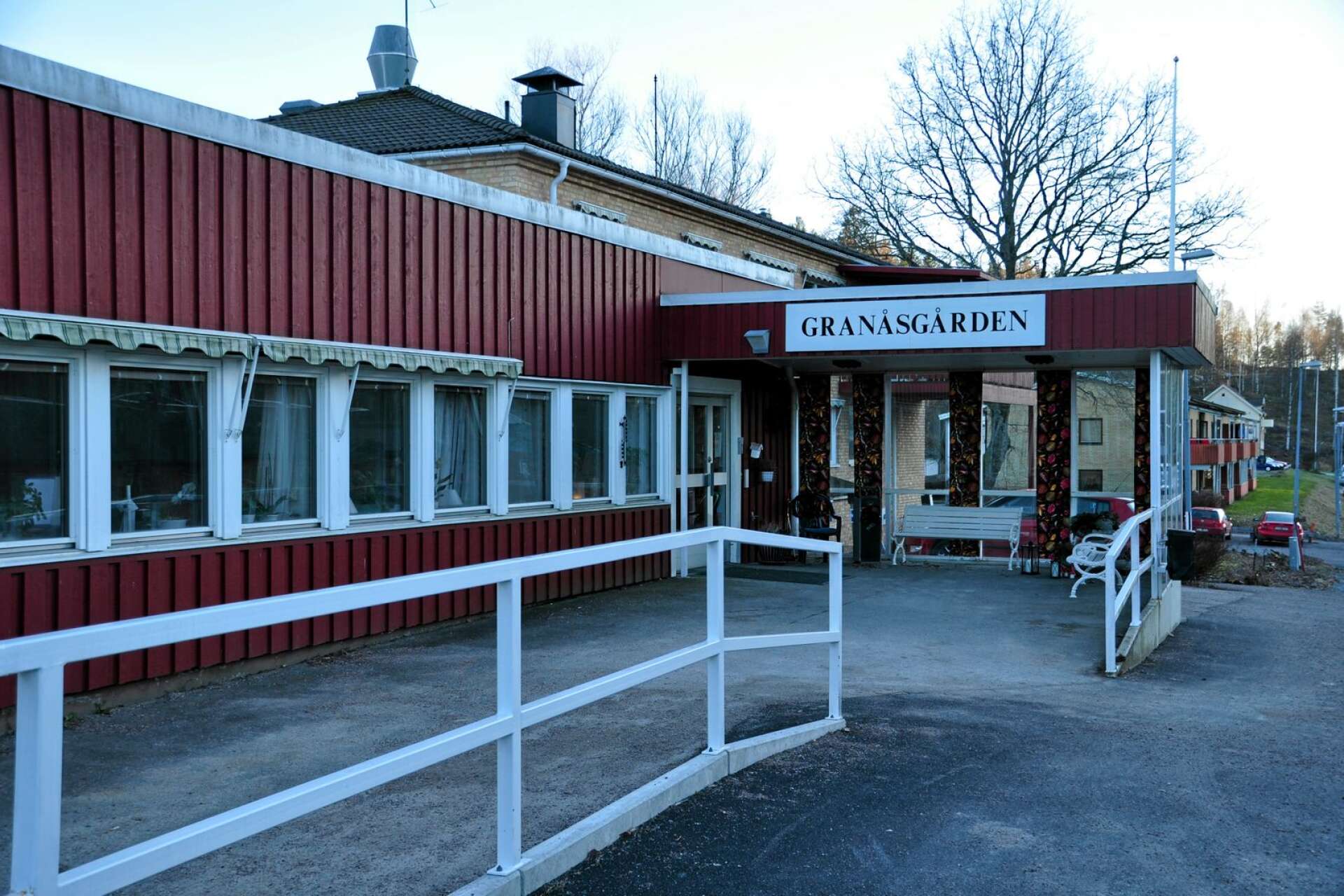 På äldreboendet Granåsgården i Bengtsfors har läget stabiliserats under den gångna helgen. Inga fler omsorgstagare ska ha insjuknat.