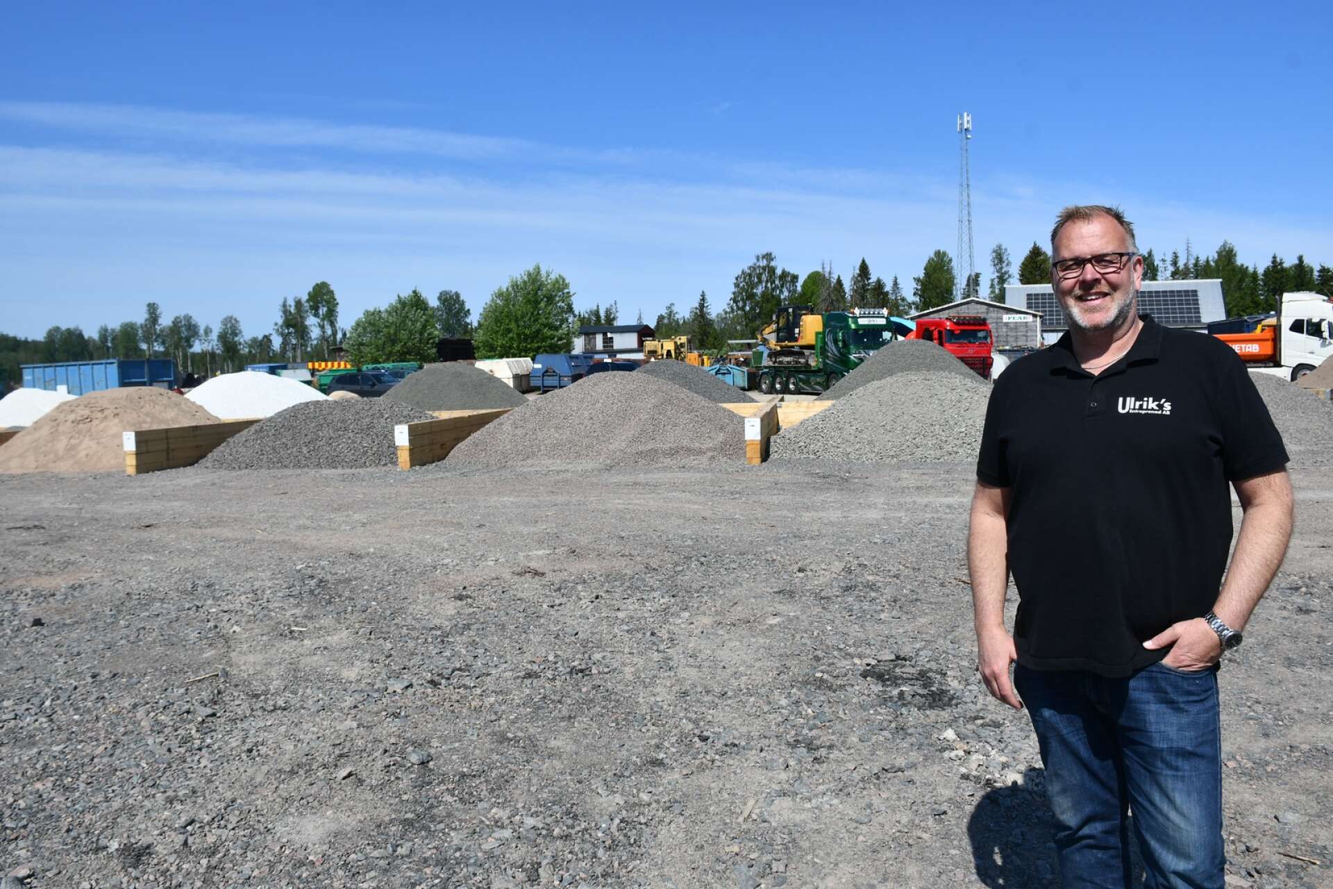 Under lördagen var det invigning för nya utlastningsstationen av jord och grus som Ulrik Henriksson, vd för Ulriks entreprenad, gjort iordning tillsammans med LBC Wetab. 