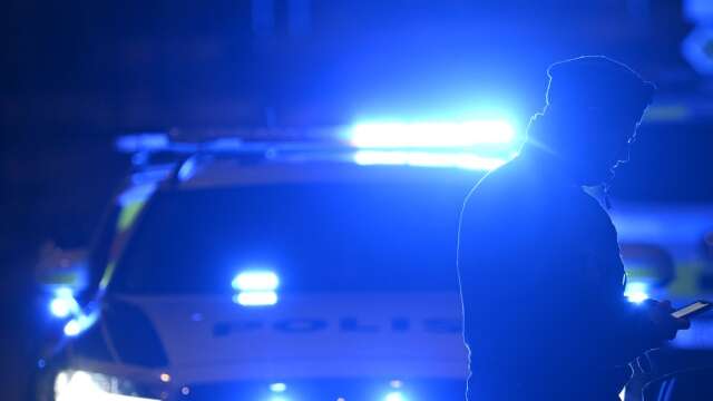 Polis kallades till Kungsgatan i centrala Åmål på torsdagskvällen. En man betedde sig stökigt utanför en restaurang.