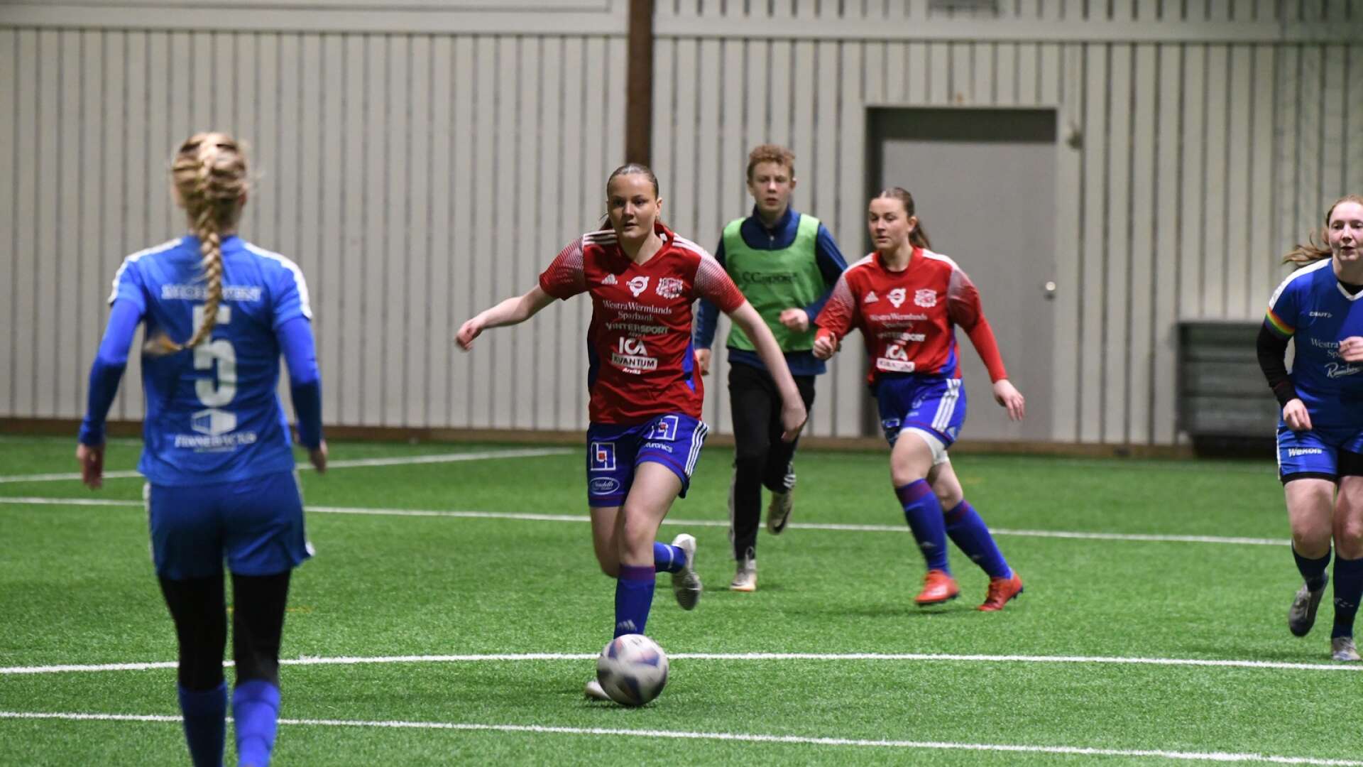 Arvika inledde träningsmatchandet för säsongen med en sjumannamatch mot Kronan.