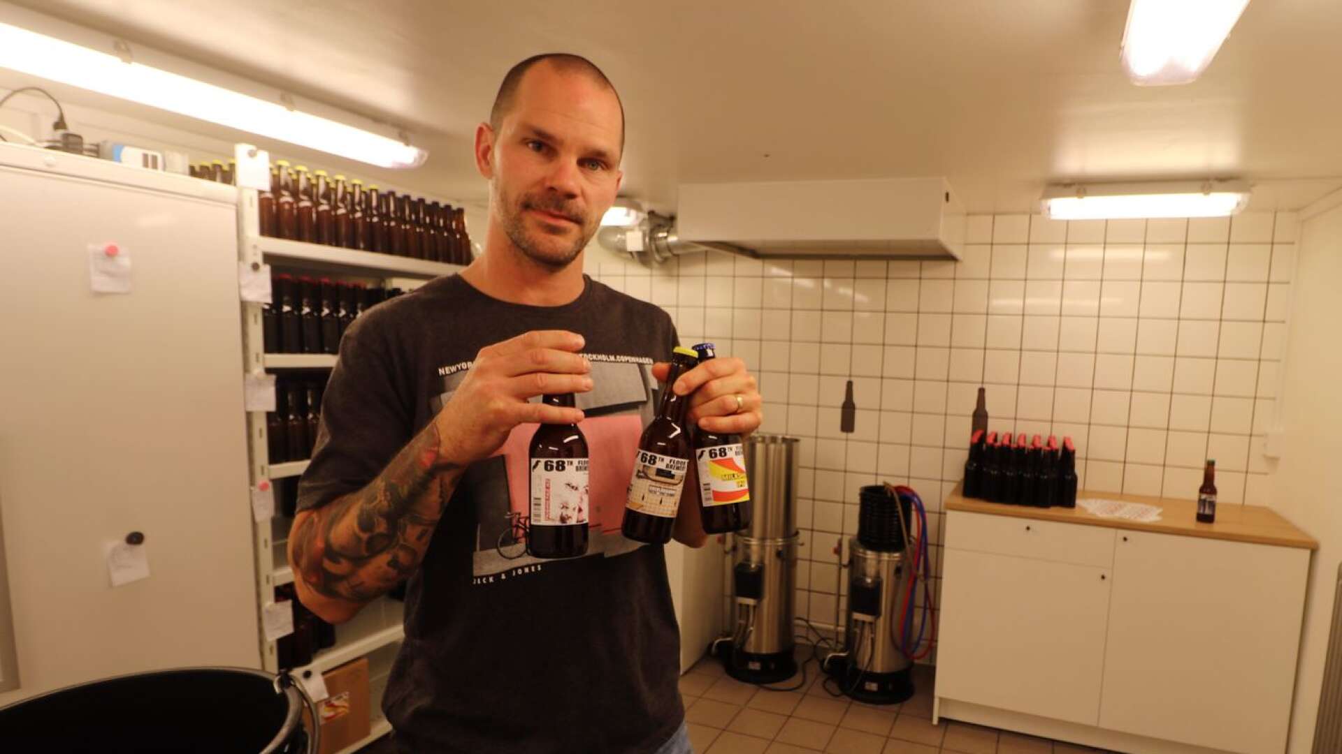 Lokala ölbryggaren Ralf Ek i Åmål fyller 42 år på onsdagen.