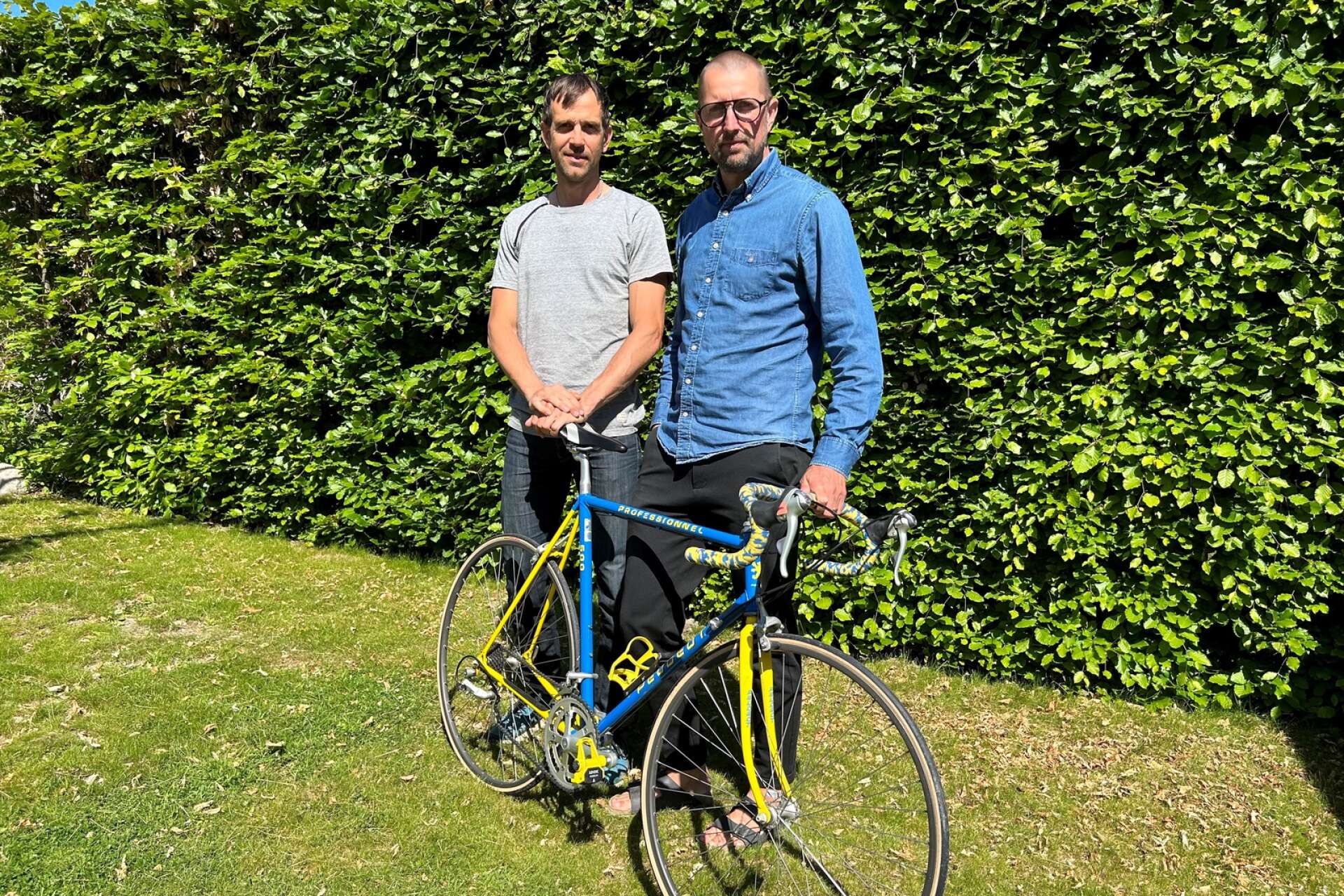 Mattias Sundell och Stefan Gunnarsson ska cykla från Åmål till Sälen som en hylling till Anna Rydstedt.