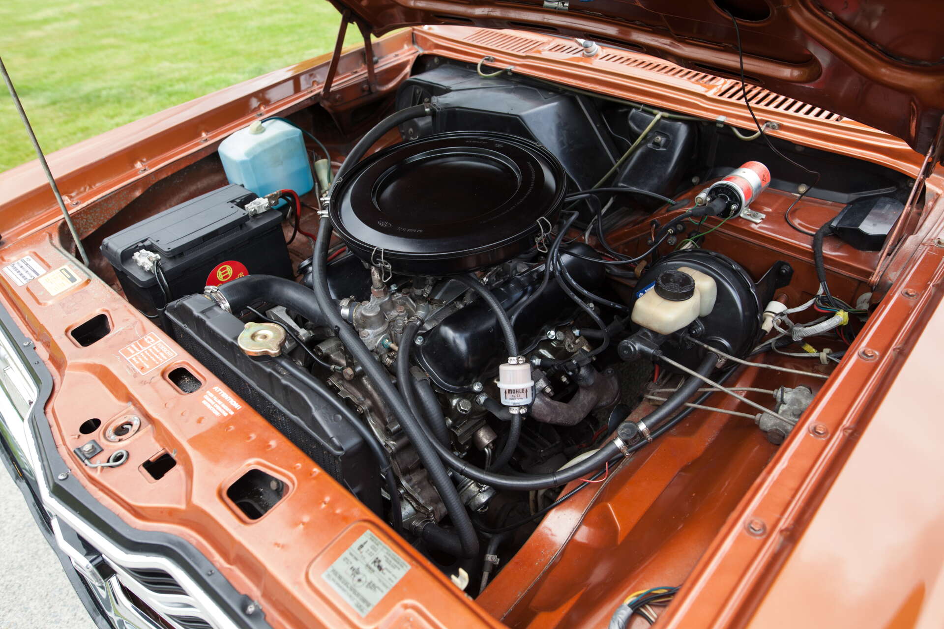 Den två liter stora V6-motorn har skötts om väl under årens lopp.
