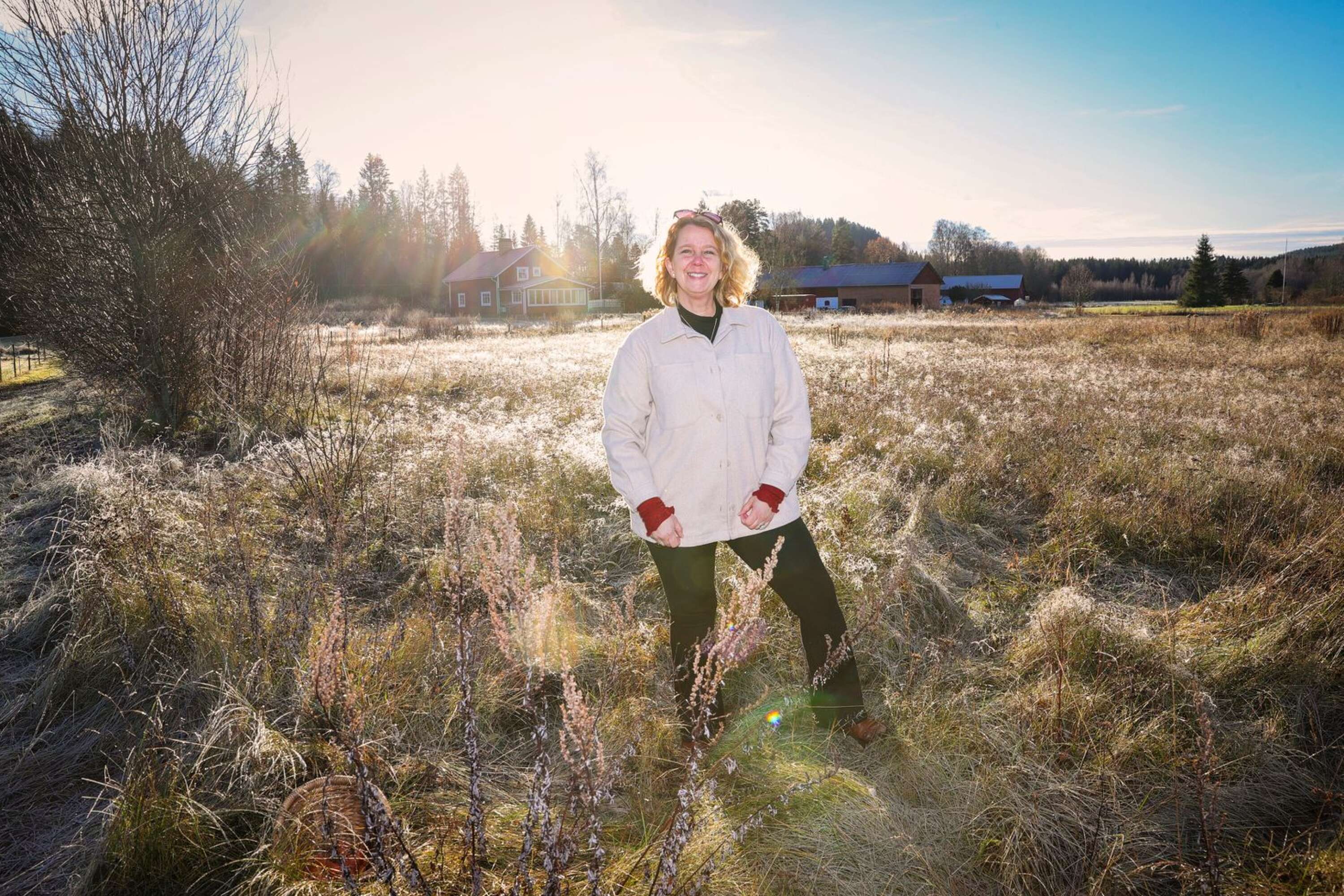 Linn Sönstebö Mossberg har tidigare i livet arbetat på förskola, med funktionshindrade och som organisatör av barnkalas. Några år på Löfbergs och kulturvetarprogrammet på universitet hann det också bli innan hon hittade sin livsuppgift: Gamla kraftstationen i Deje. 