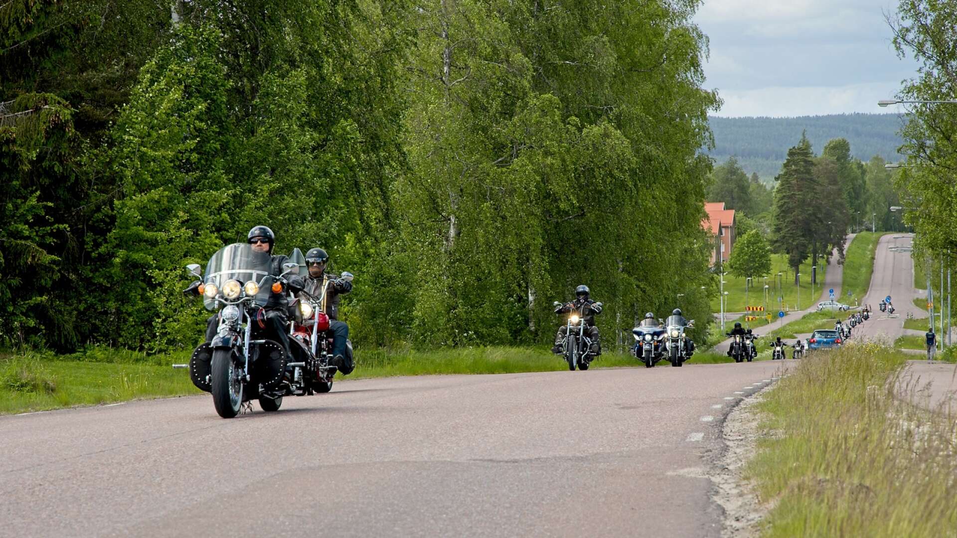 Mc-förarna som deltog i Poker Run åkte bland annat genom Hagfors.