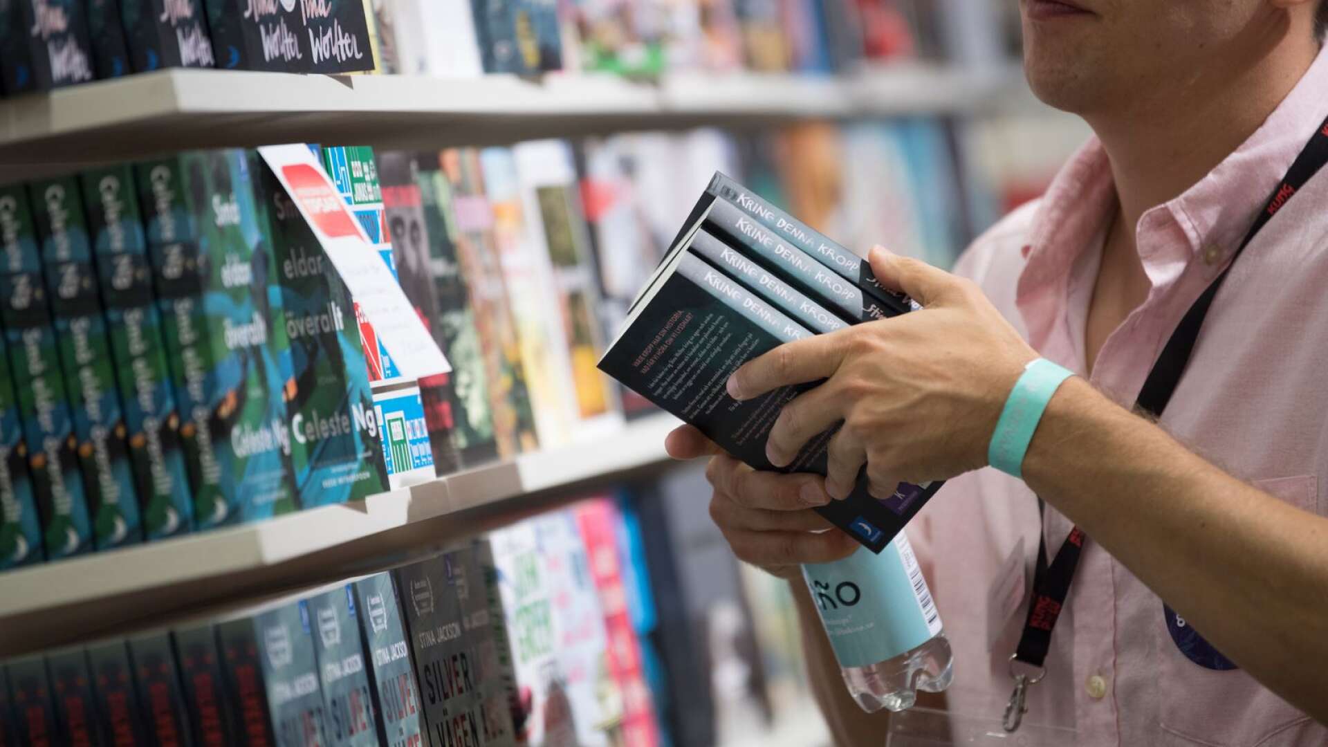 Bokmässan är ett tillfälle för både de stora och de små förlagen att sälja böcker. I Värmland har många författare, förlag och föreningar lyfts fram i Värmlandsmontern. 