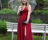 Ida Olsson kom till balen med ett stilfullt paraply.