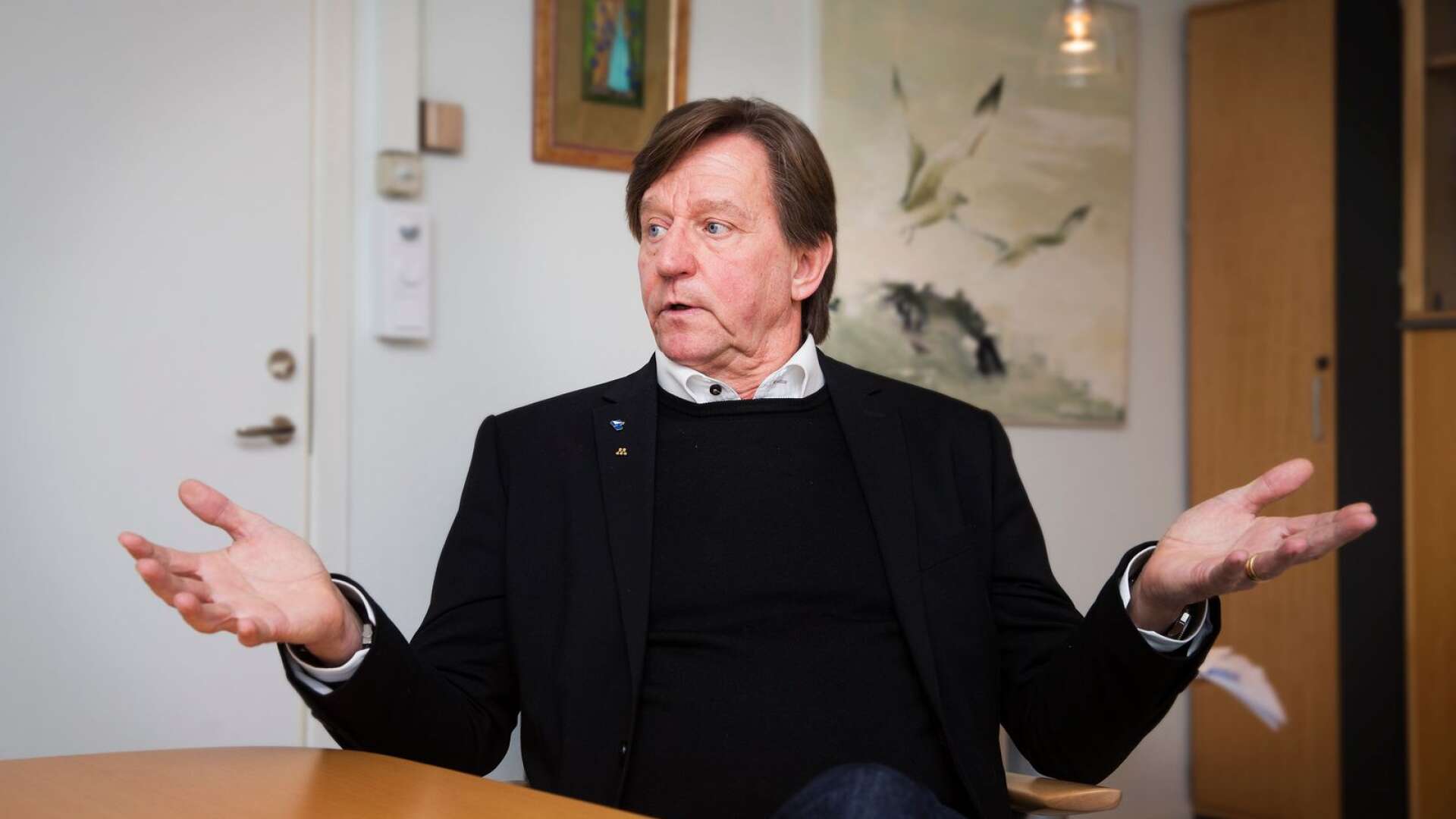 Om det är så viktigt att sänka skatten borde inte Bosse Henriksson (bilden) istället arbeta för att Hammarö går upp i Karlstad, som har en lägre skatt än vad Hammarö hade före skattehöjningen, skriver Lars Westling.