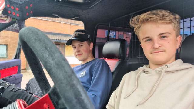 André Granström, 16, och Max Hjertstrand, 16, bjöd AN på en åktur.