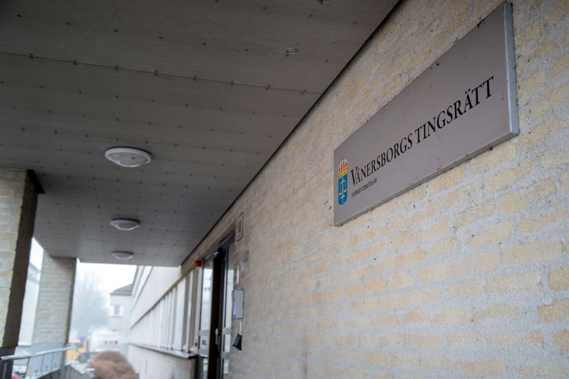 17-åringen från Åmål åtalas vid Vänersborgs tingsrätt, bland annat för ett rattfylleri i Säffle./ARKIVBILD