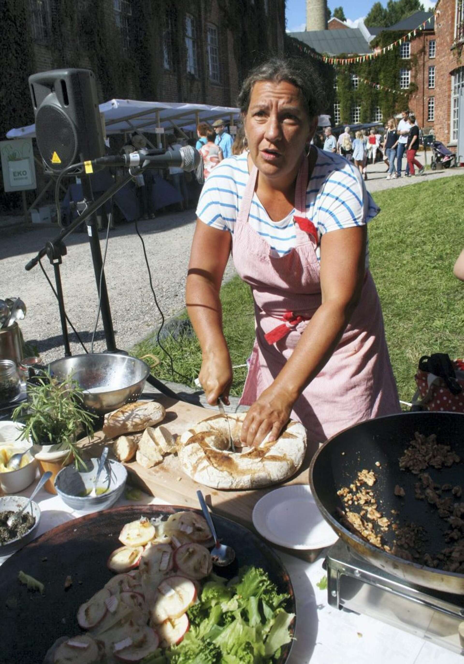 Maria Zihammou fanns på plats på Not Quite på den första mat- och kulturmässan Glupsk på Dalsland 2013.