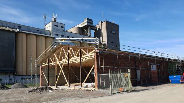 Varaslättens Lagerhus bygger bland annat om Granngårdens tidigare lager som beräknas stå klart till årsskiftet.