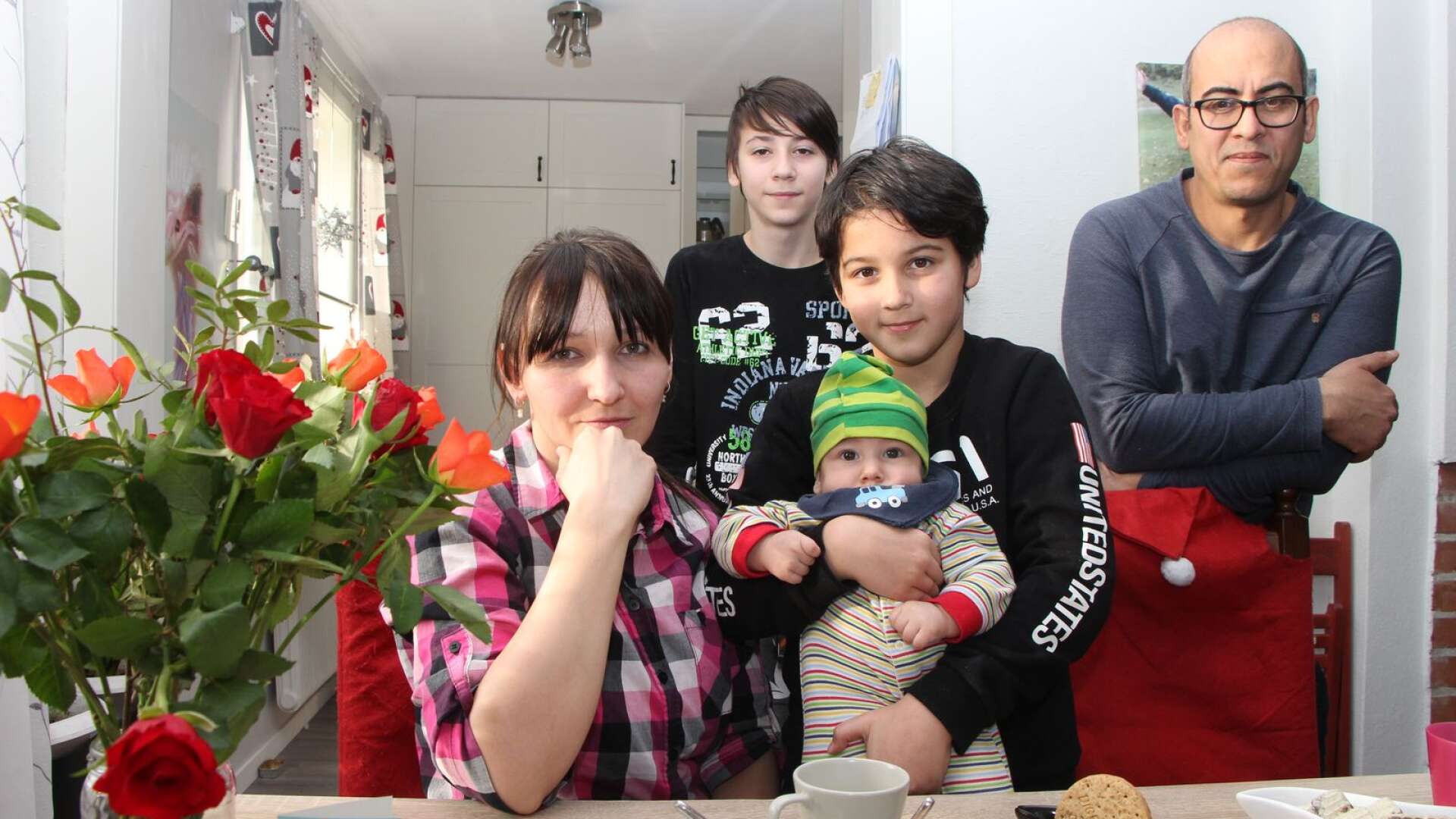 Familjen Alouied med mamma Kateryna från Ukraina.