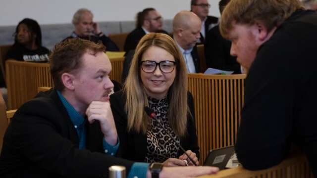 Socialdemokraterna Jonas Sandström, Ida Edström och Filip Robertsson flyttade ”från baksäte till framsäte” efter gårdagens utveckling i fullmäktige.