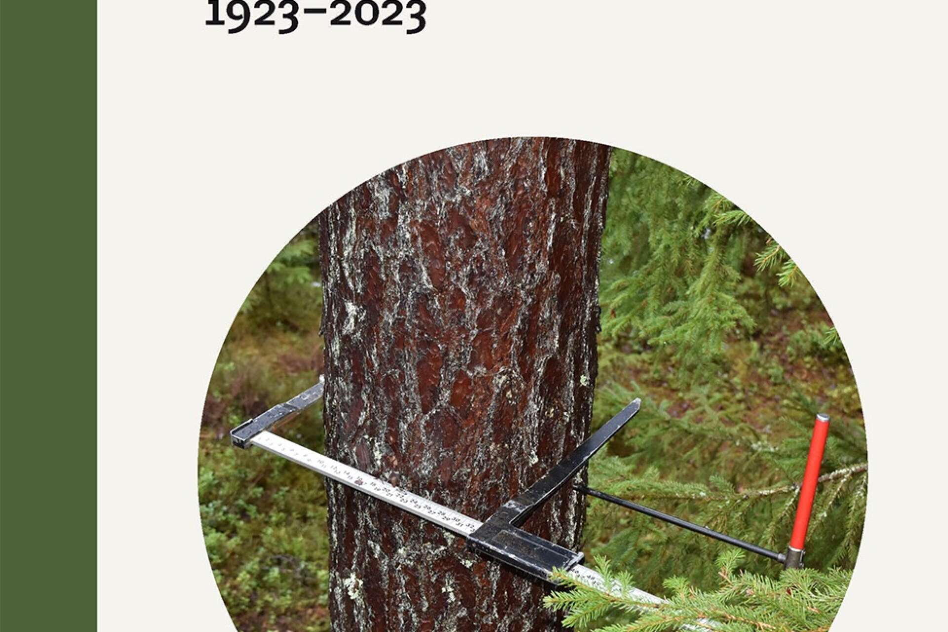 Skogen är under ständig förändring, något som i sig har många förklaringar. Om detta, och mycket annat, går att läsa i Sveriges skogar under 100 år.