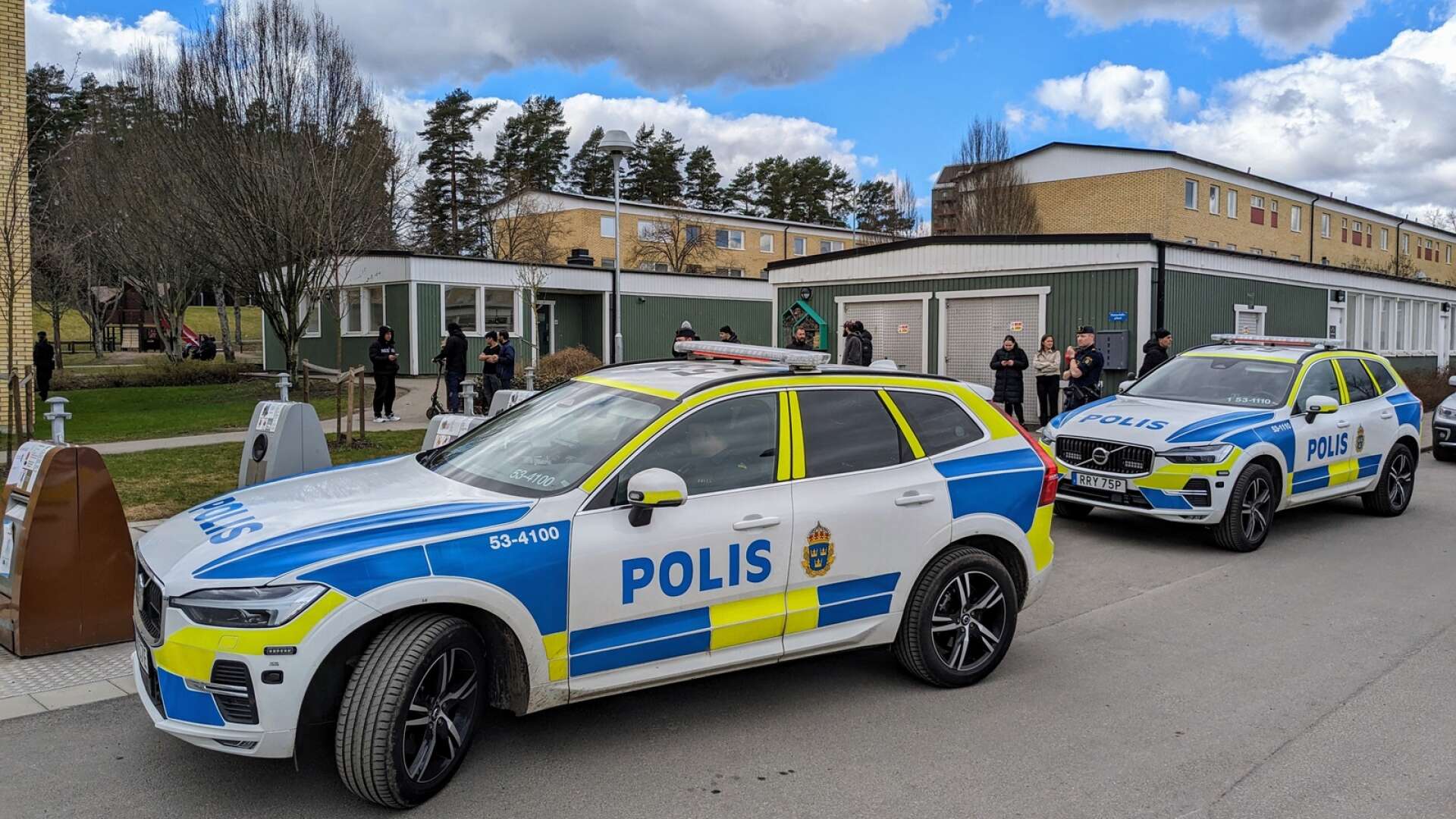 Polisen genomför en omfattade dörrknackningsinsats i Södra Ryd på torsdagen. 