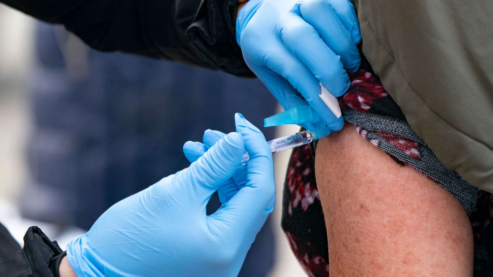 Region Värmland rekommenderar personer i riskgrupp att ta vaccin mot säsongsinfluensa.