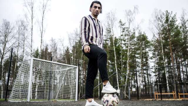 Med sina 33 mål under förra säsongen blev Riyadh Ahmadi hela Värmlands skyttekung, nästa säsong spelar han för moderklubben Kronoparken United. 