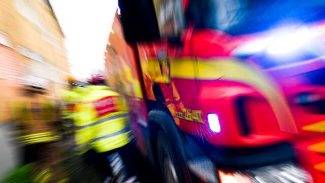 Räddningstjänsten har larmats om en brand i ett garage i Arvika kommun. 