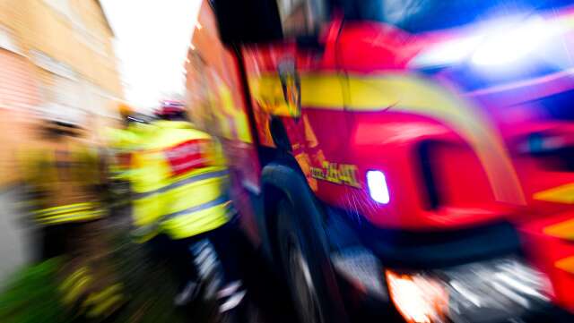 Eftersom räddningstjänsten i Bengtsfors var upptagen med larm om en brand i byggnad fick styrkan från Ed assistera.