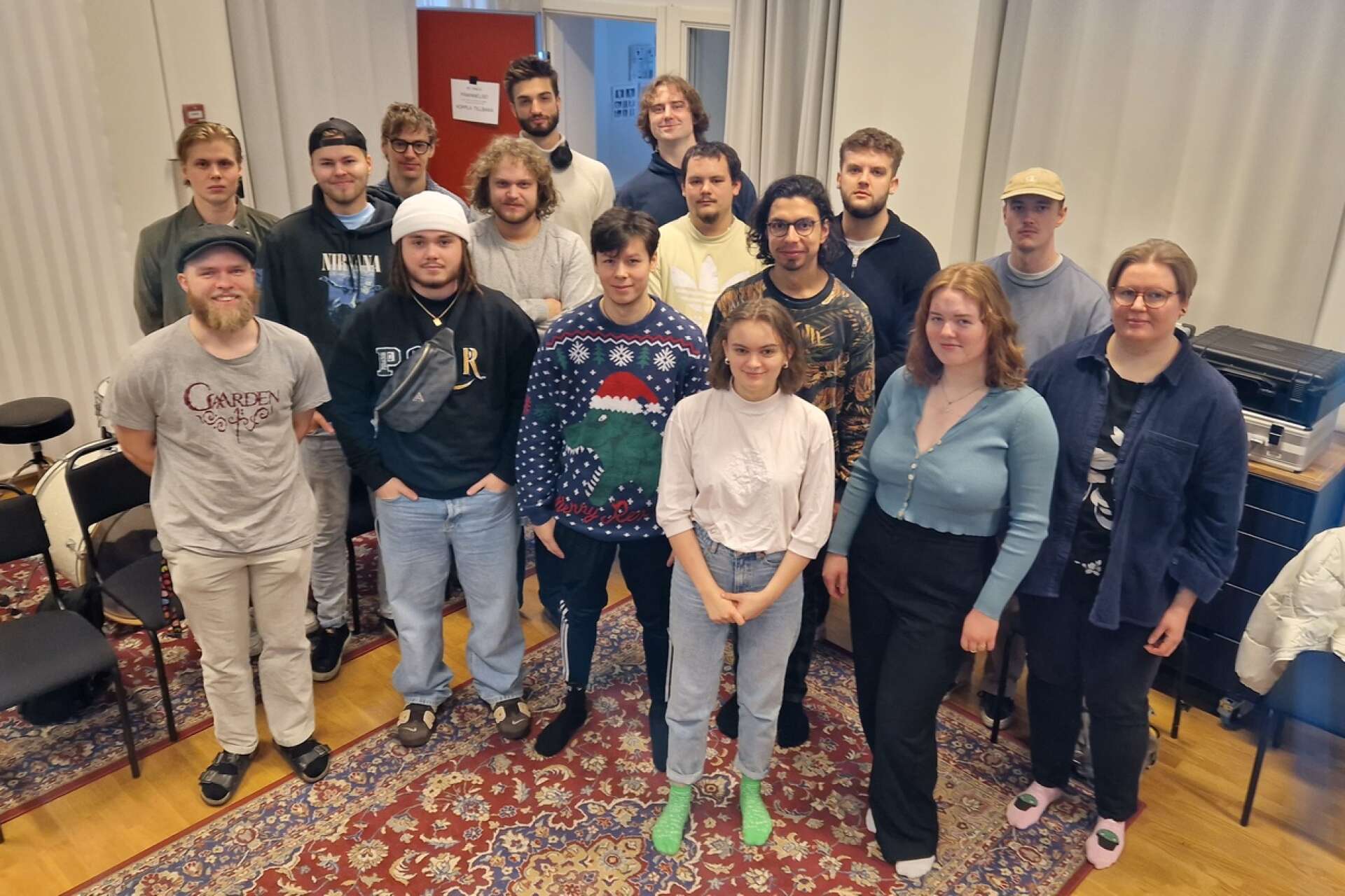 Förstaårsstudenterna på Musikhögskolan Ingesunds konstnärliga kandidatprogram i musikproduktion har skrivit årets jullåt.