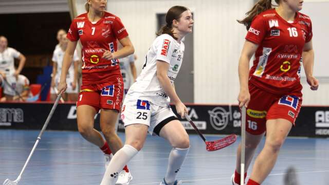 Frida Eklund, ny inför säsongen från Rönnby Västerås, fick göra mål i sin SSL-debut. Ett mål som dock hjälpte föga. (Arkivbild)