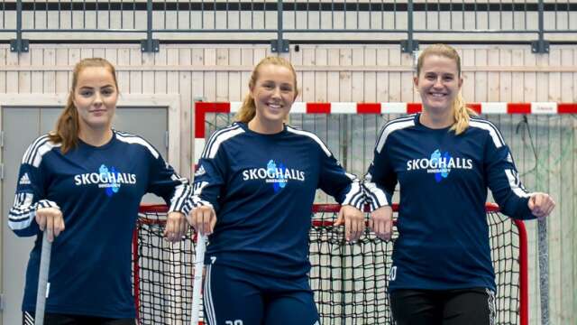 Skoghall har öppnat säsongen med tre raka segrar. Från vänster: Frida Swahn, Carolina Karlsson och Adina Alfredsson. Arkivbild.