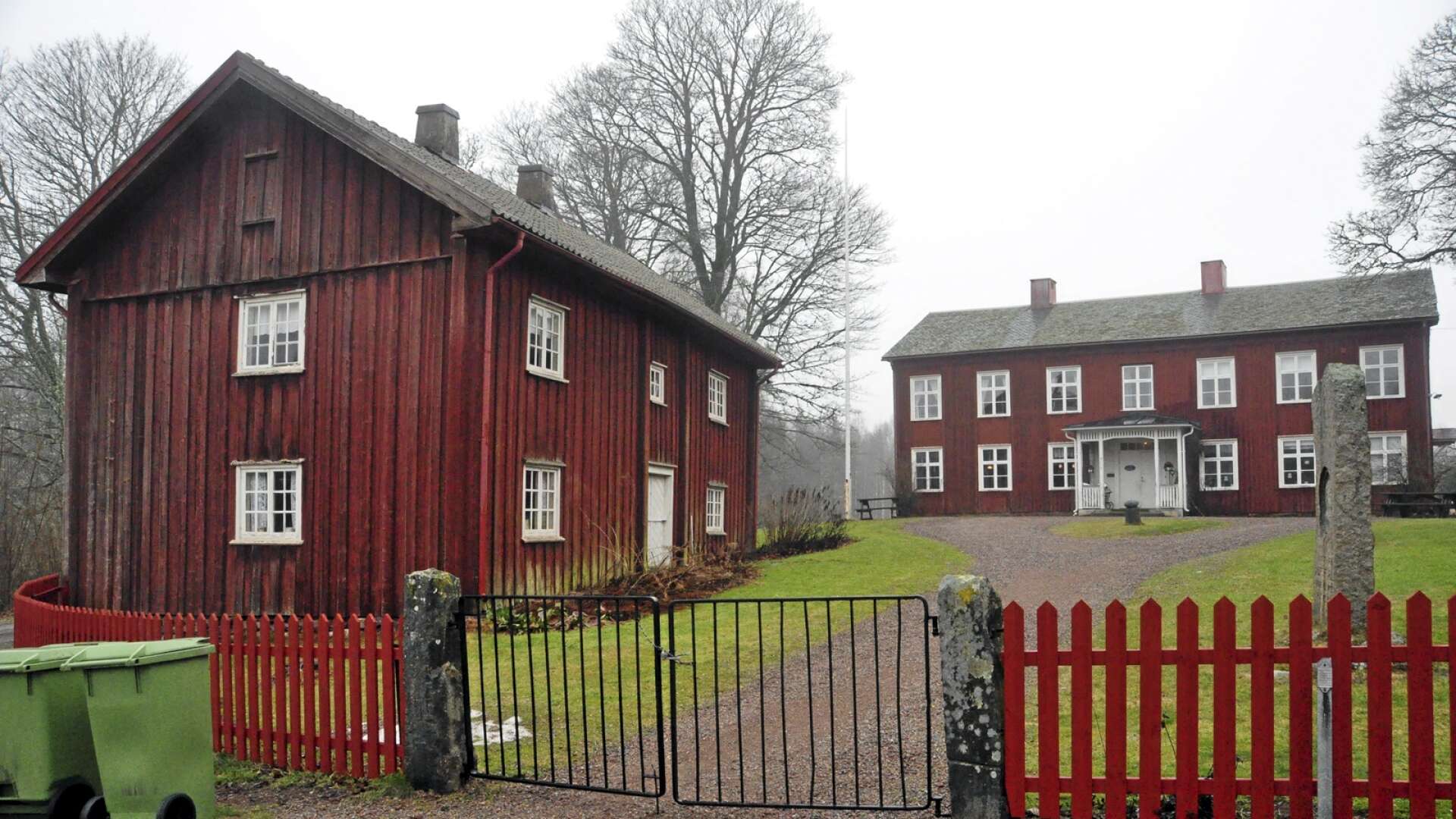 Kommunstyrelsen i Åmåls kommun ska vid ett kommande möte titta på flera alternativ som tagits fram för prästgården i Edsleskog. Bilden är från 2014.