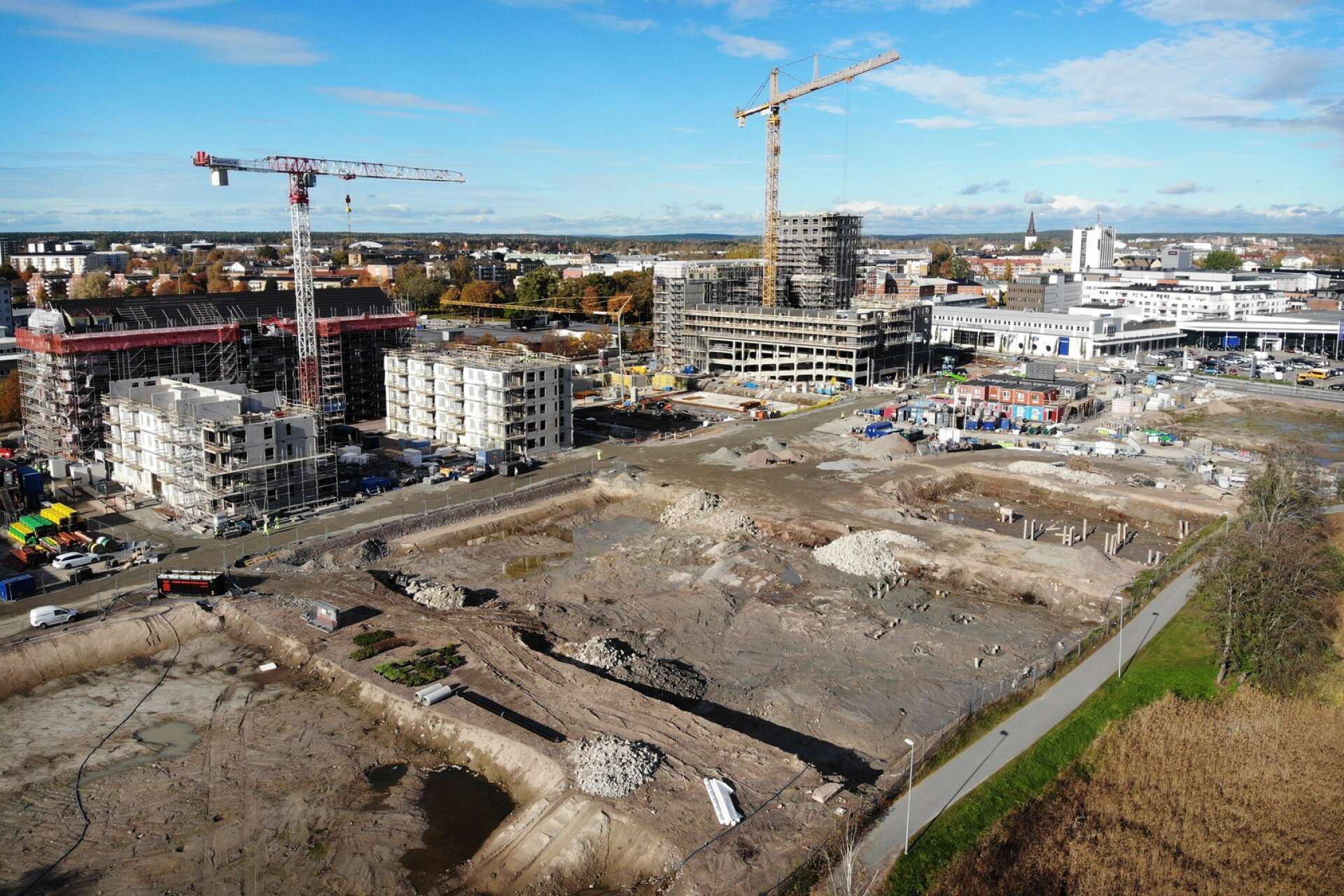 I det sydöstra hörnet av Coops Värmlands gamla fabriksområde på Tullholmen ska Riksbyggen bebygga två kvarter med sammanlagt 230 lägenheter.