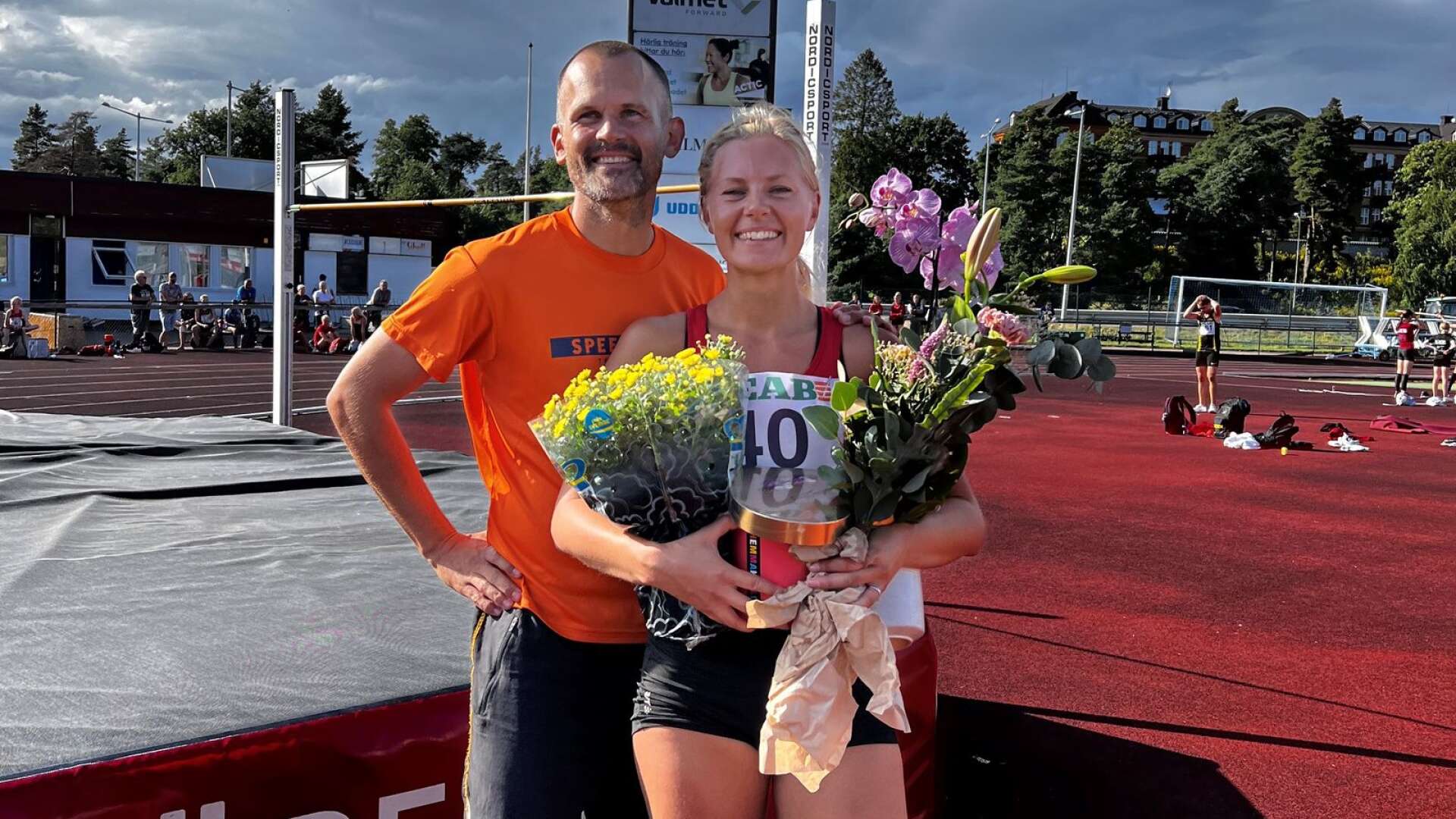 I åtta år har Stefan Holm varit tränare åt Evelina Erlandsson - så när Götahopparen gjorde karriärens sista tävling gjorde Stefan comeback.