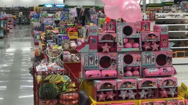 Bild från Extra Toys i  Charlottenbergs Shoppingcenter.