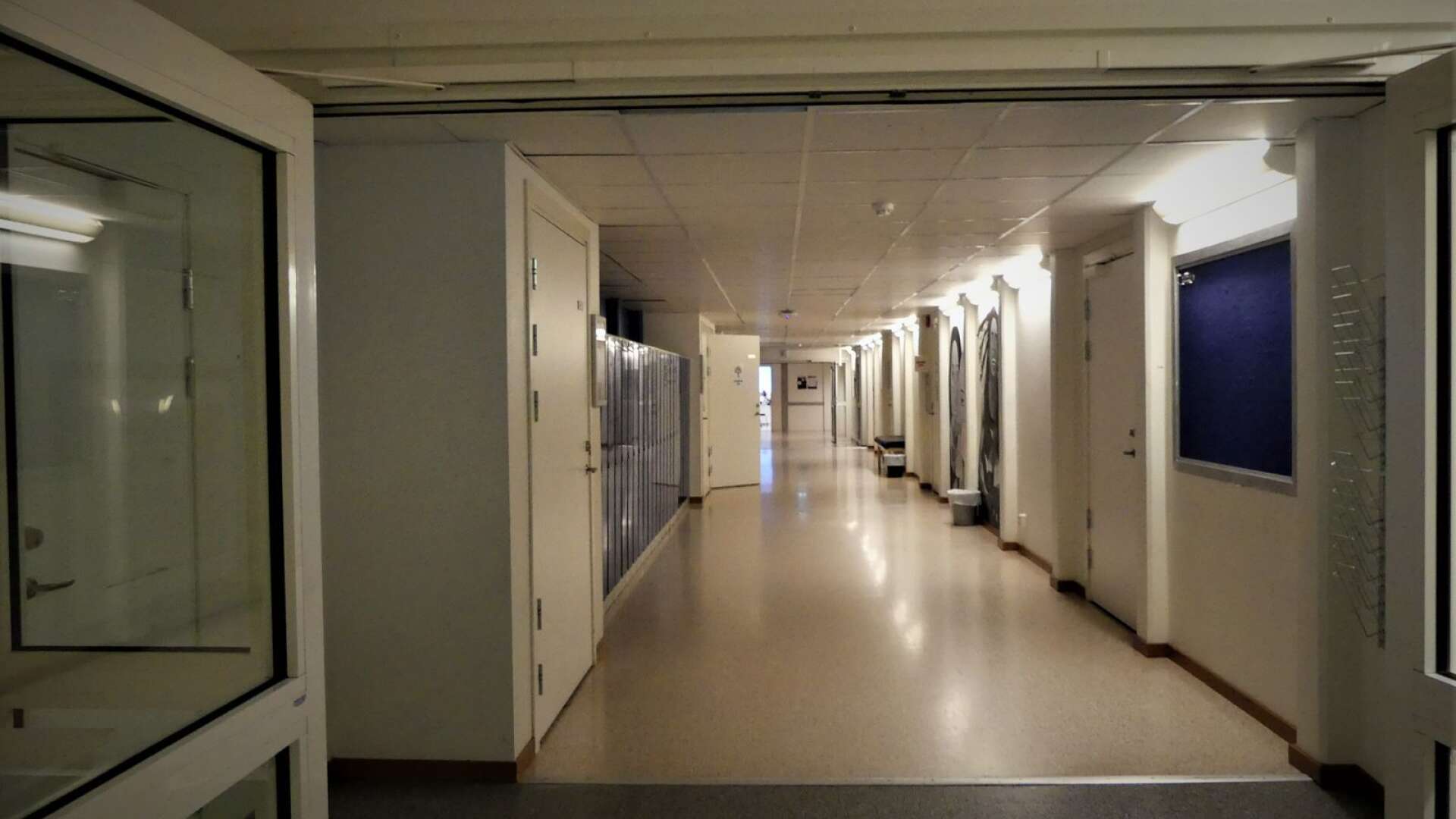 Det var ovanligt tomt i Karlbergsgymnasiets korridorer under tisdagen.